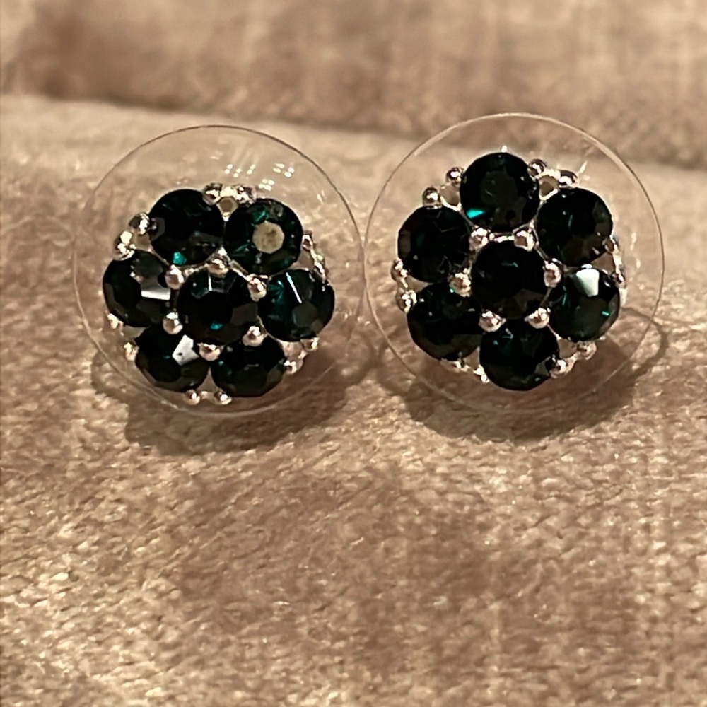 Sterling Silver Emerald Green Crystal Flower Stud Earrings 925 NWTS